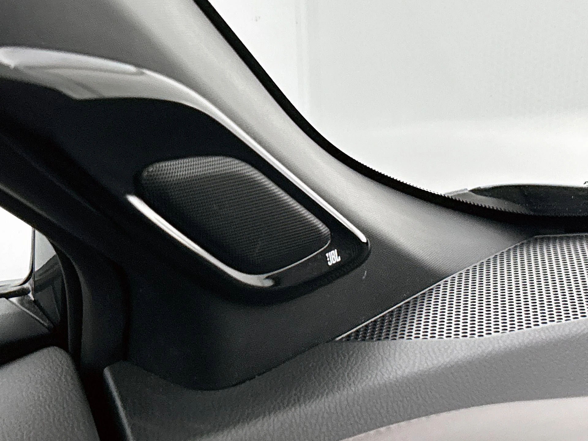 Toyota-C-HR-image-18