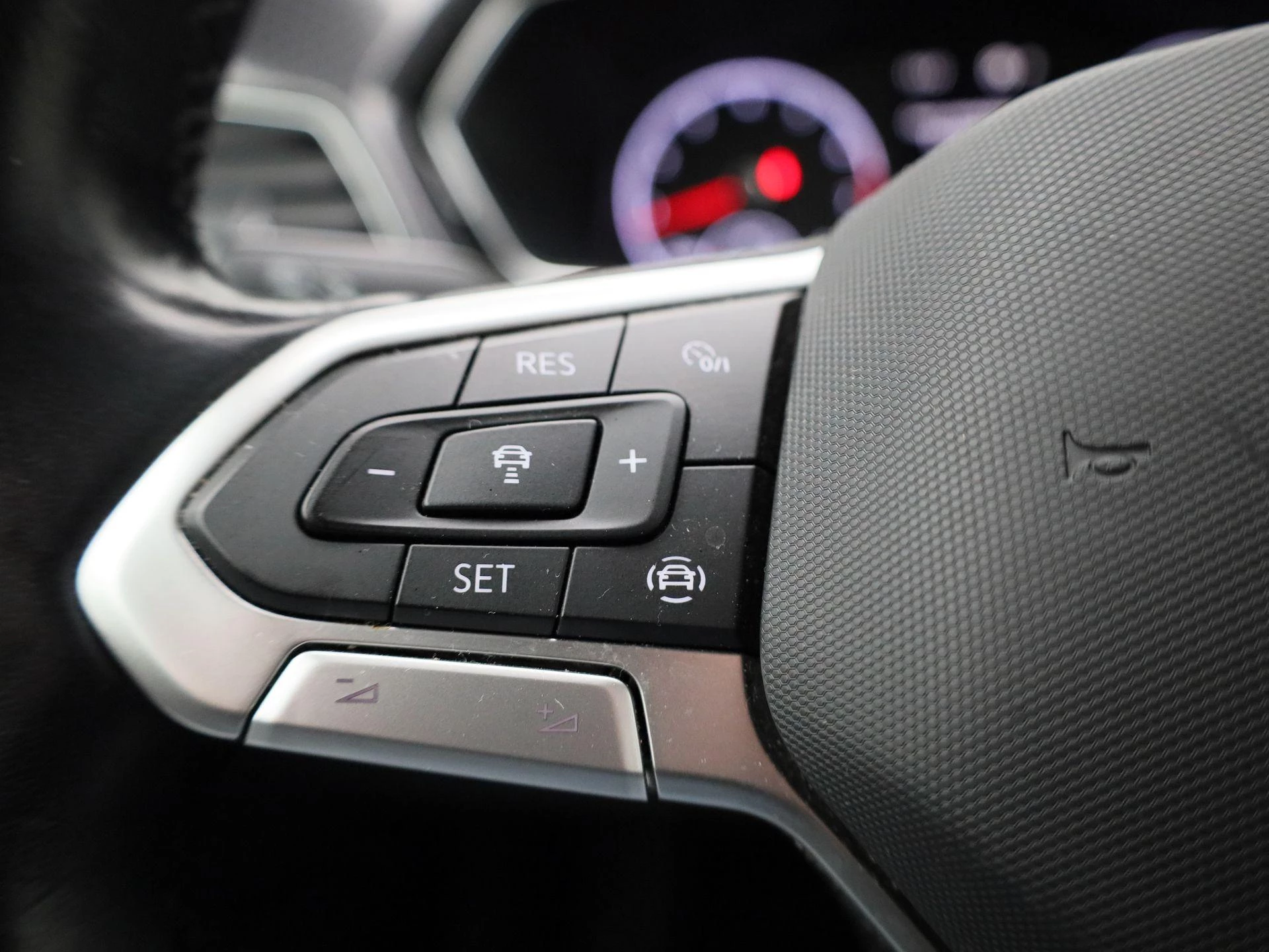 Volkswagen-T-Cross-image-24