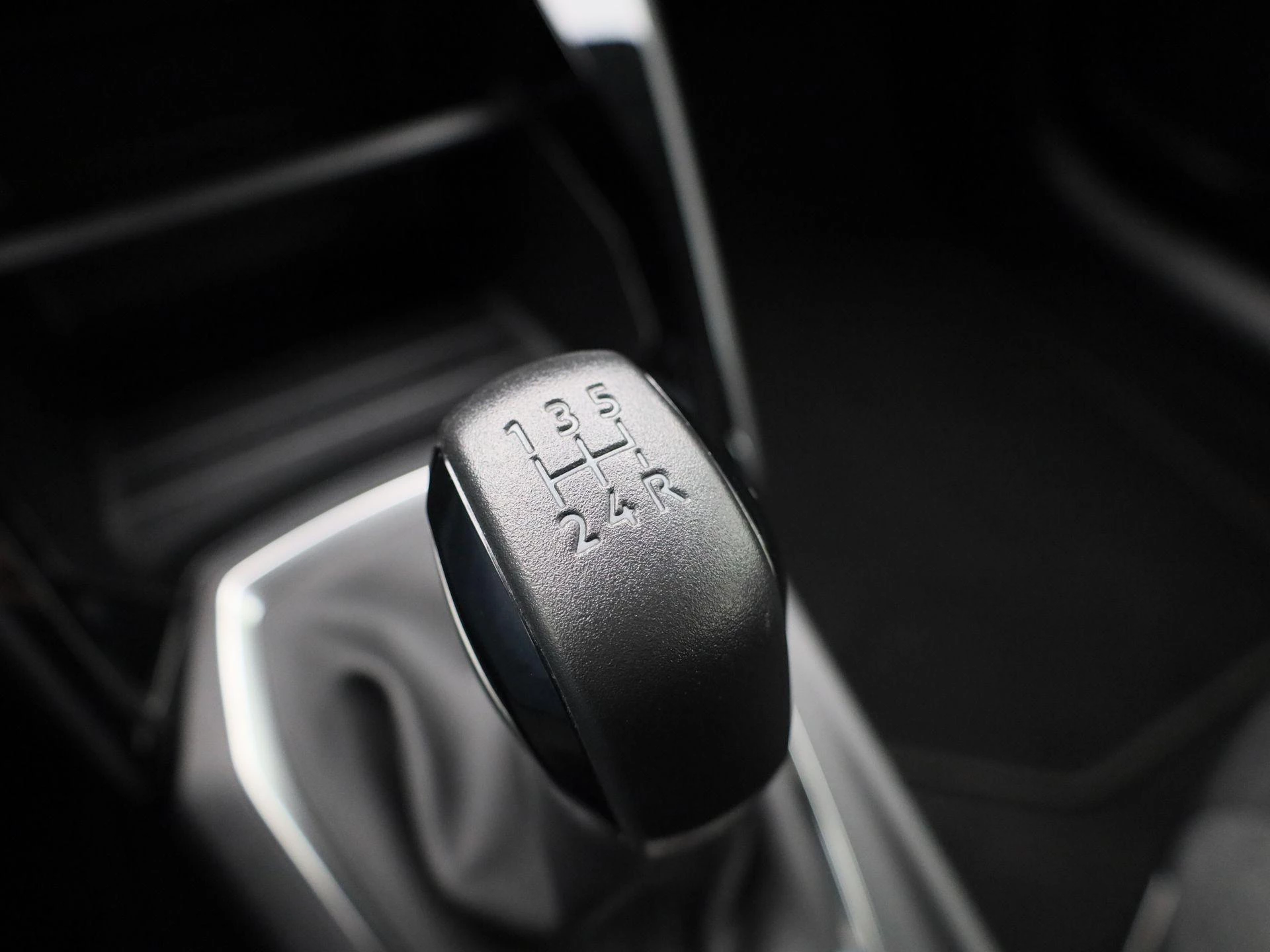 Peugeot-208-image-20