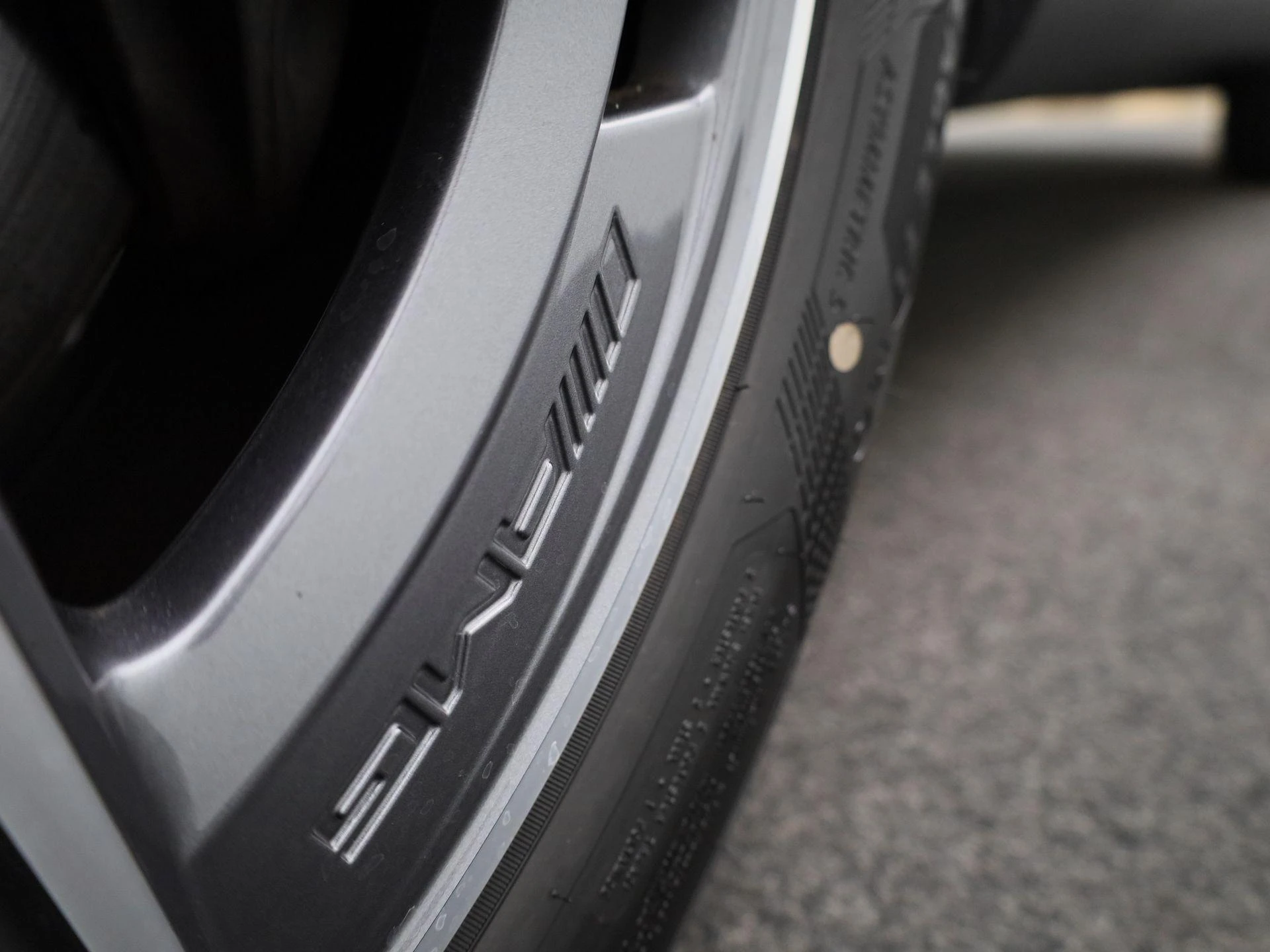 Mercedes-Benz-GLC-image-15