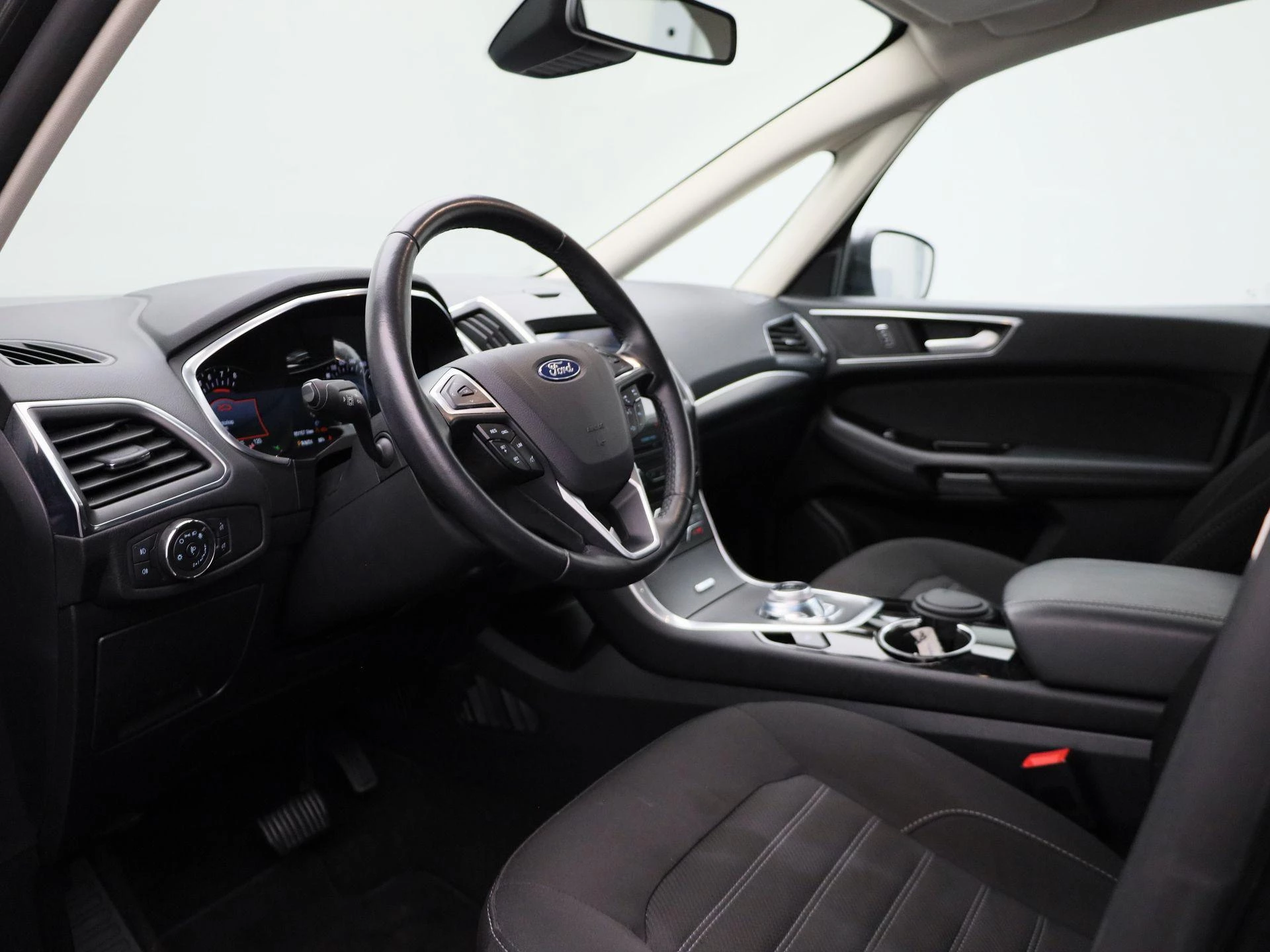 Ford-Galaxy-image-31