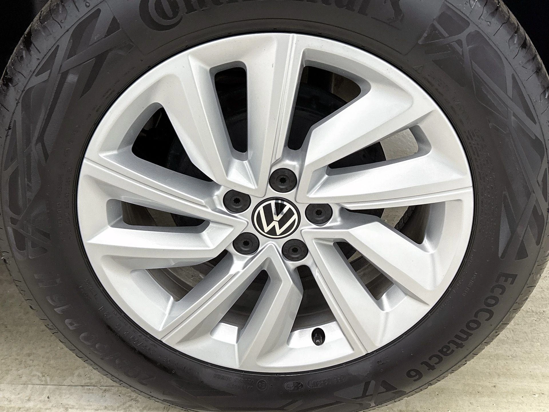 Volkswagen-T-Cross-image-27