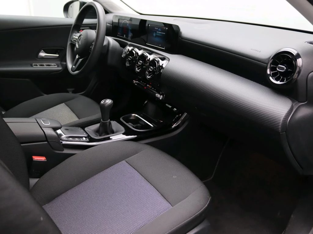 Mercedes-Benz-A-Klasse-image-5