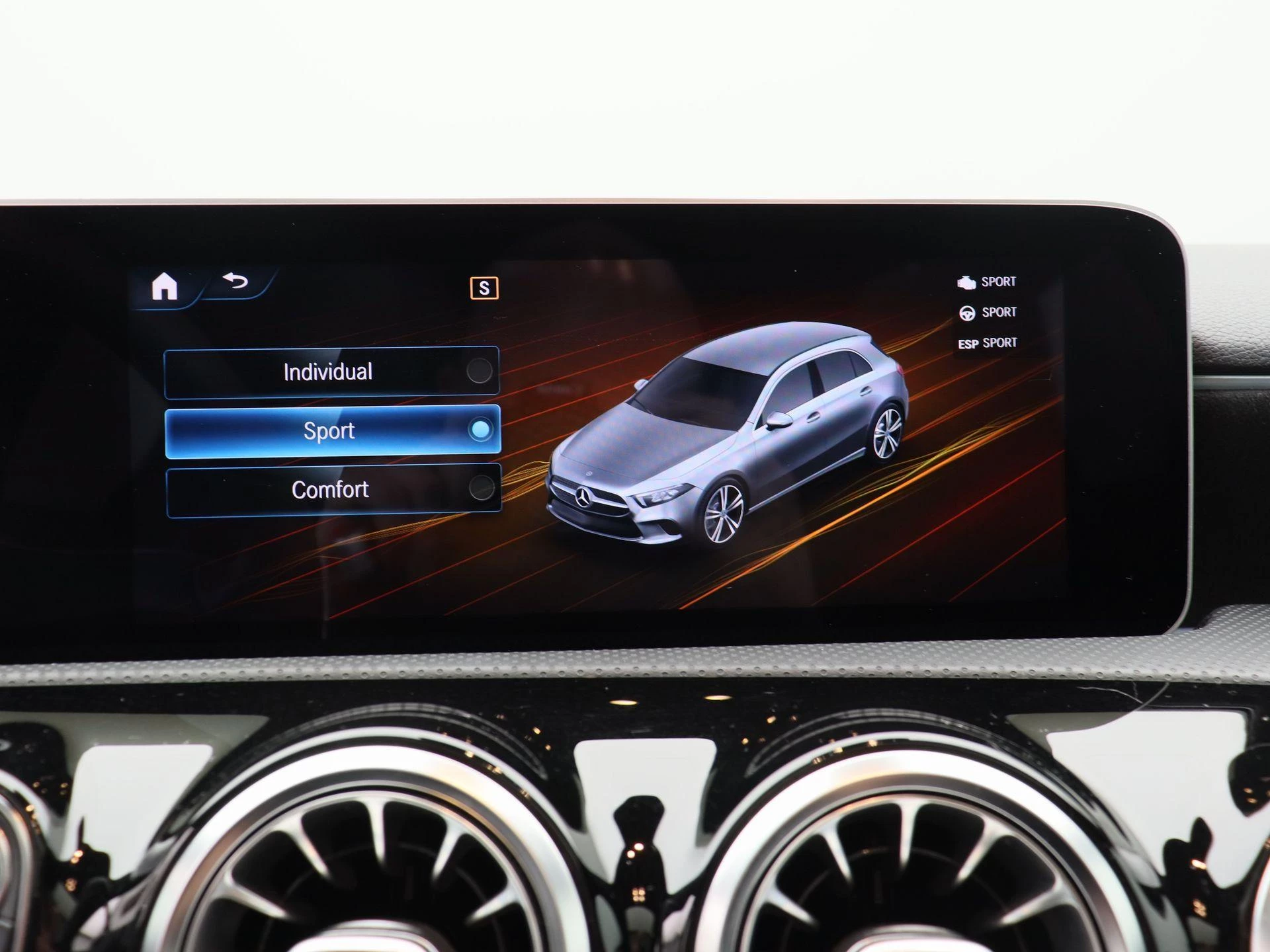 Mercedes-Benz A-Klasse 160 AMG LINE + PANORAMISCH DAK + CARPLAY + CAMERA + NIGHTPAKKET