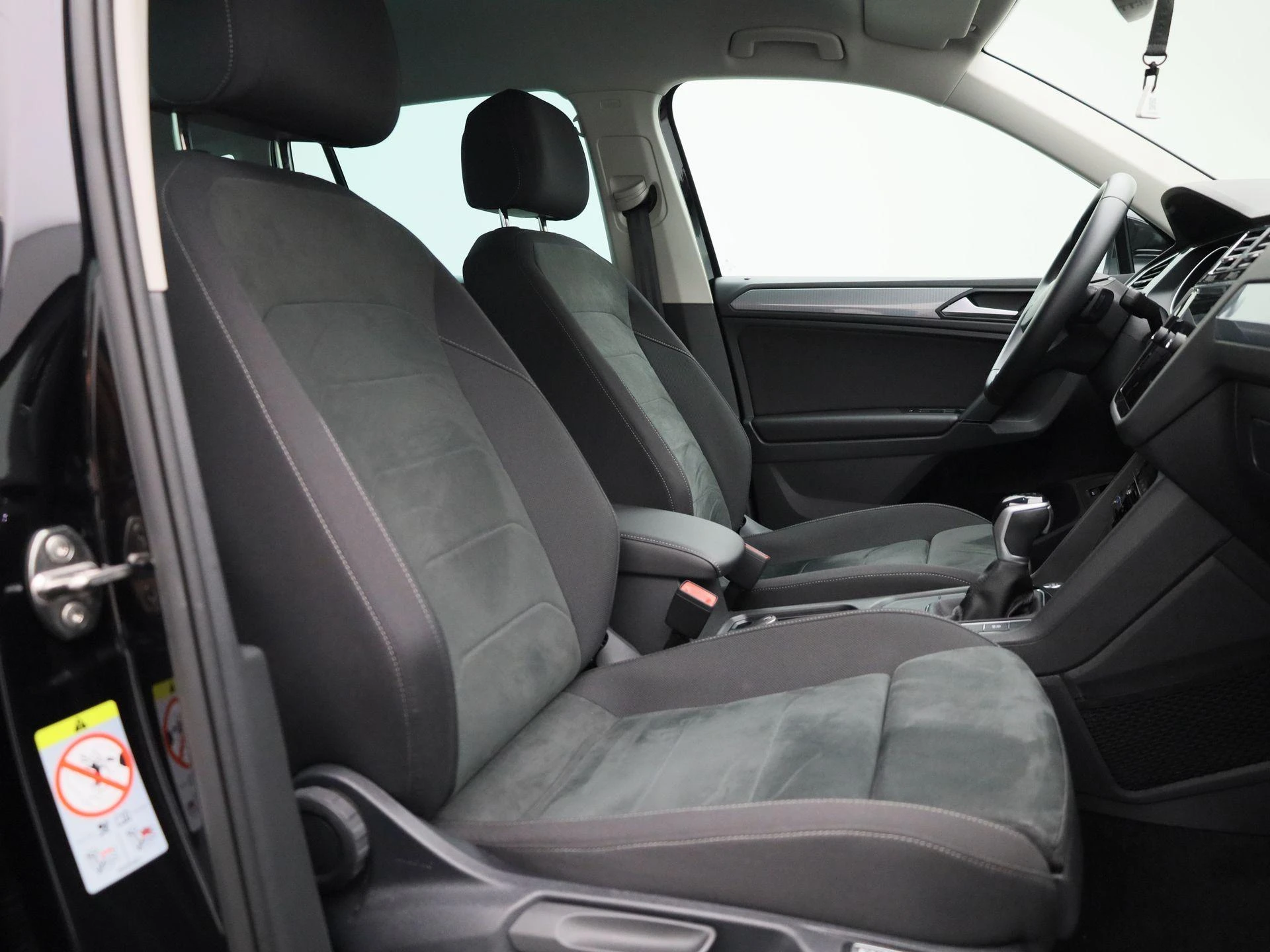 Volkswagen-Tiguan-image-31