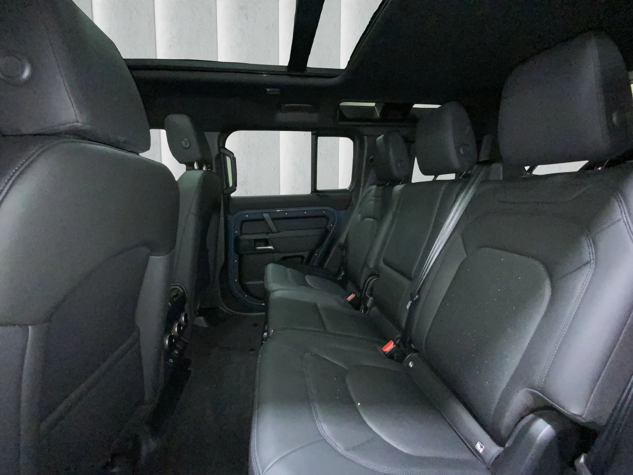 Land Rover-Defender-image-7