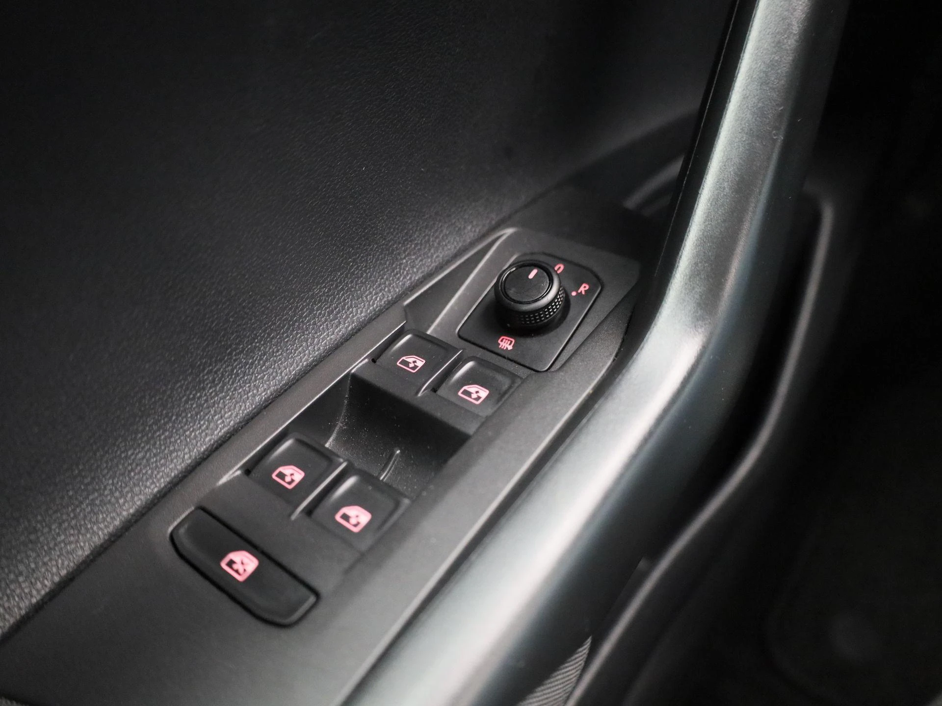 Volkswagen-Polo-image-18
