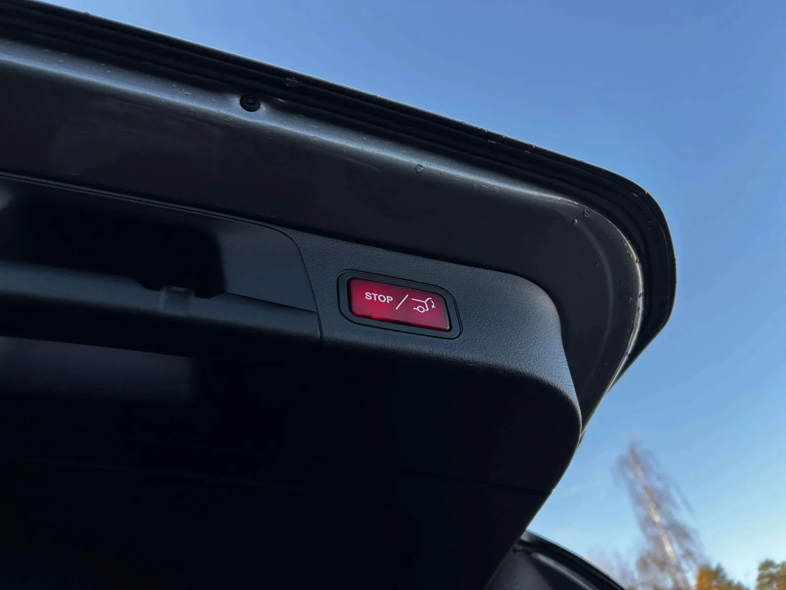 Mercedes-Benz-EQB-image-22