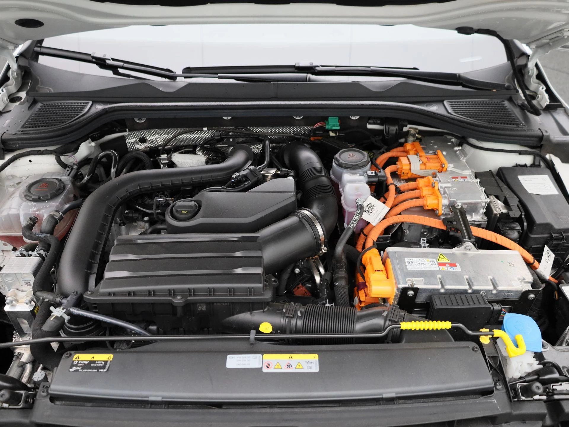 Volkswagen-Golf-image-44