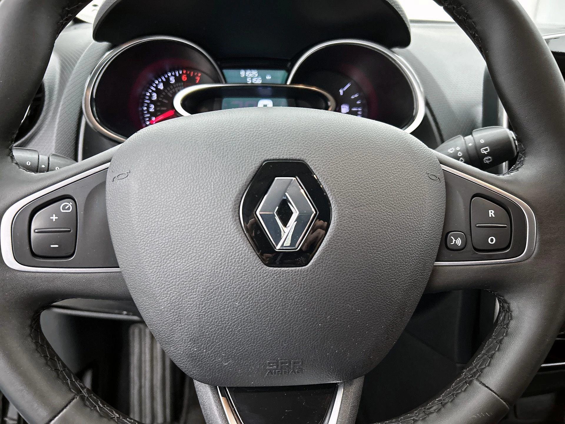 Renault-Clio-image-30