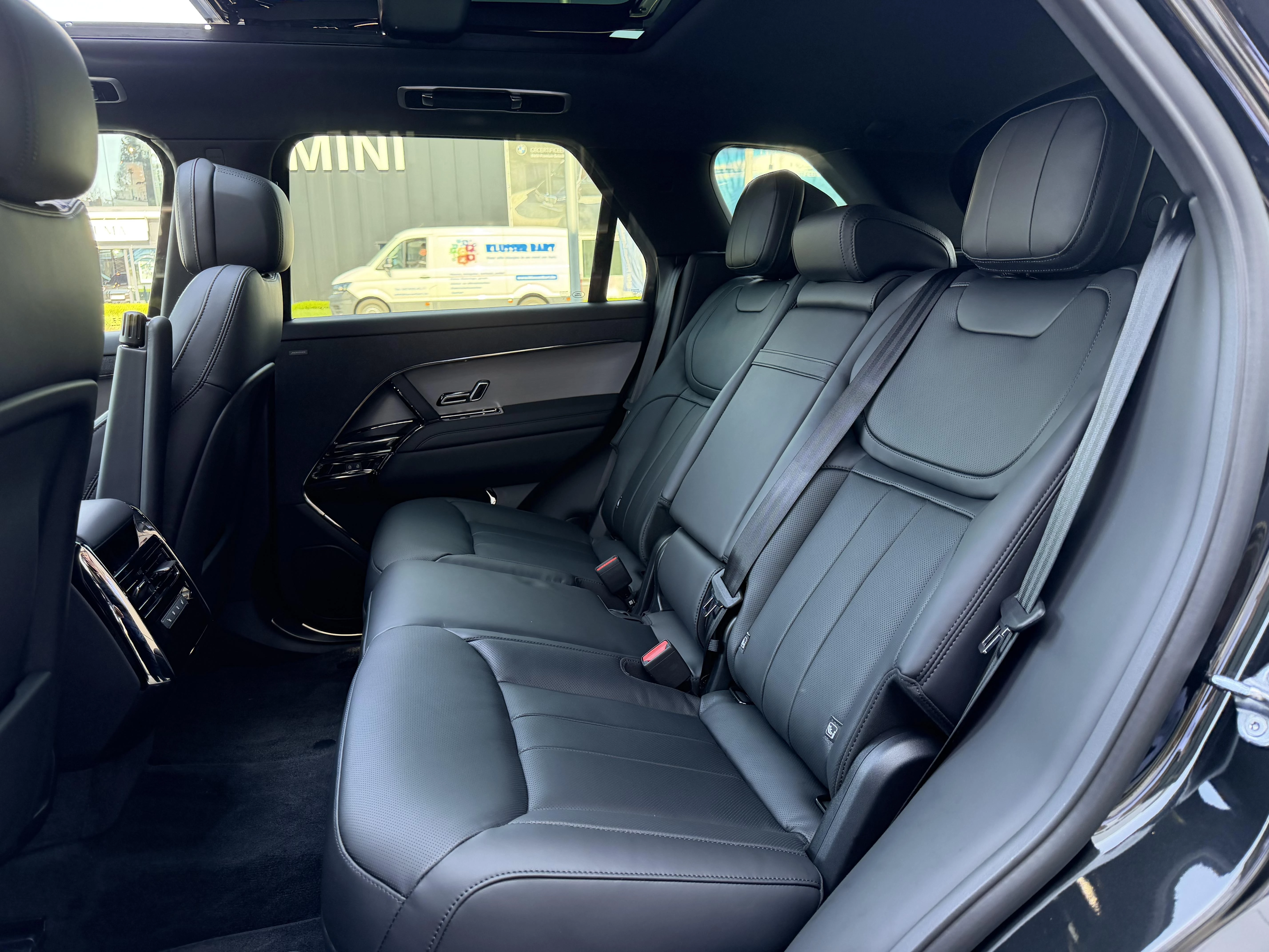 Land Rover-Range Rover Sport-image-30