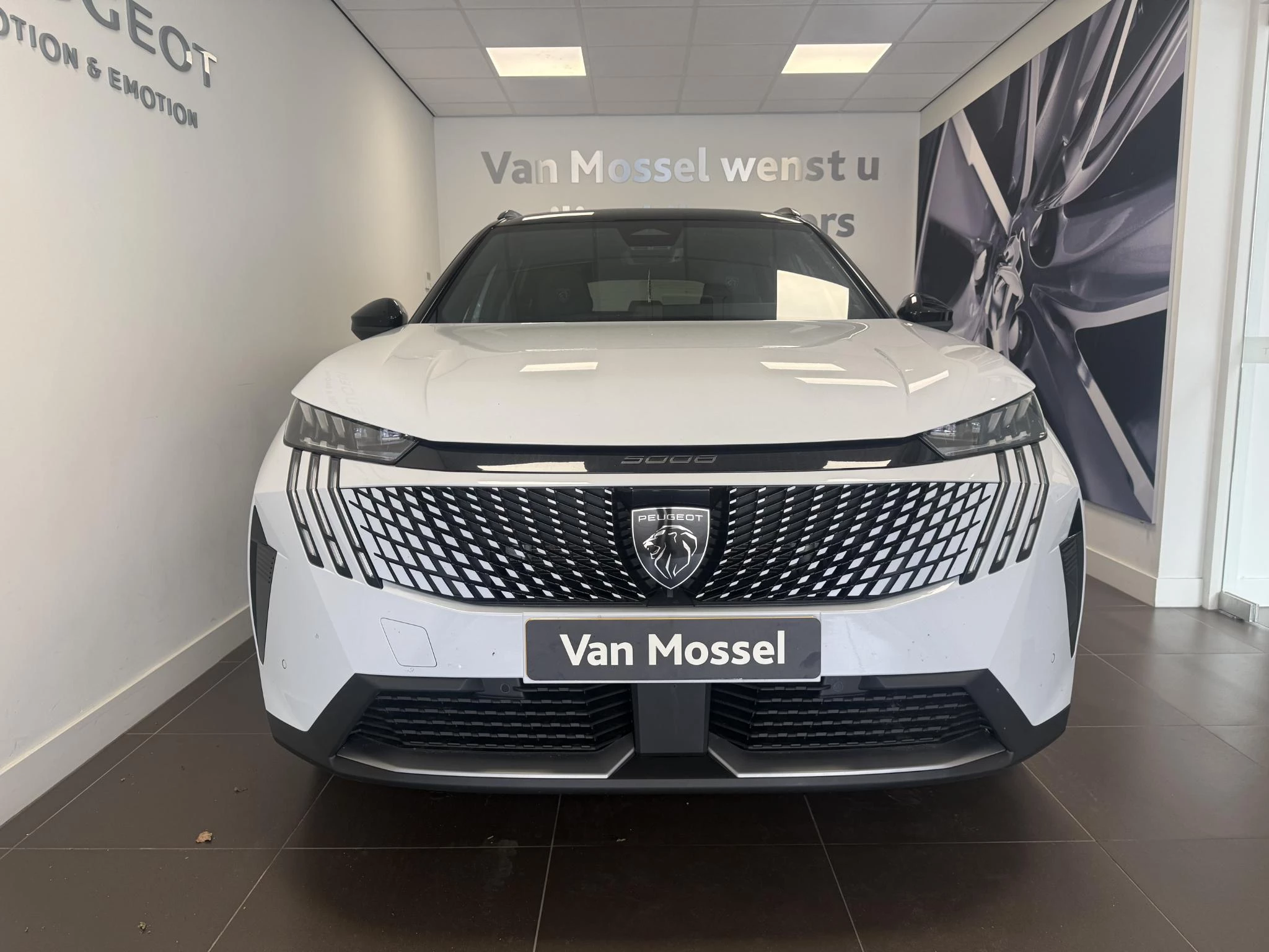 Peugeot-5008-image-1