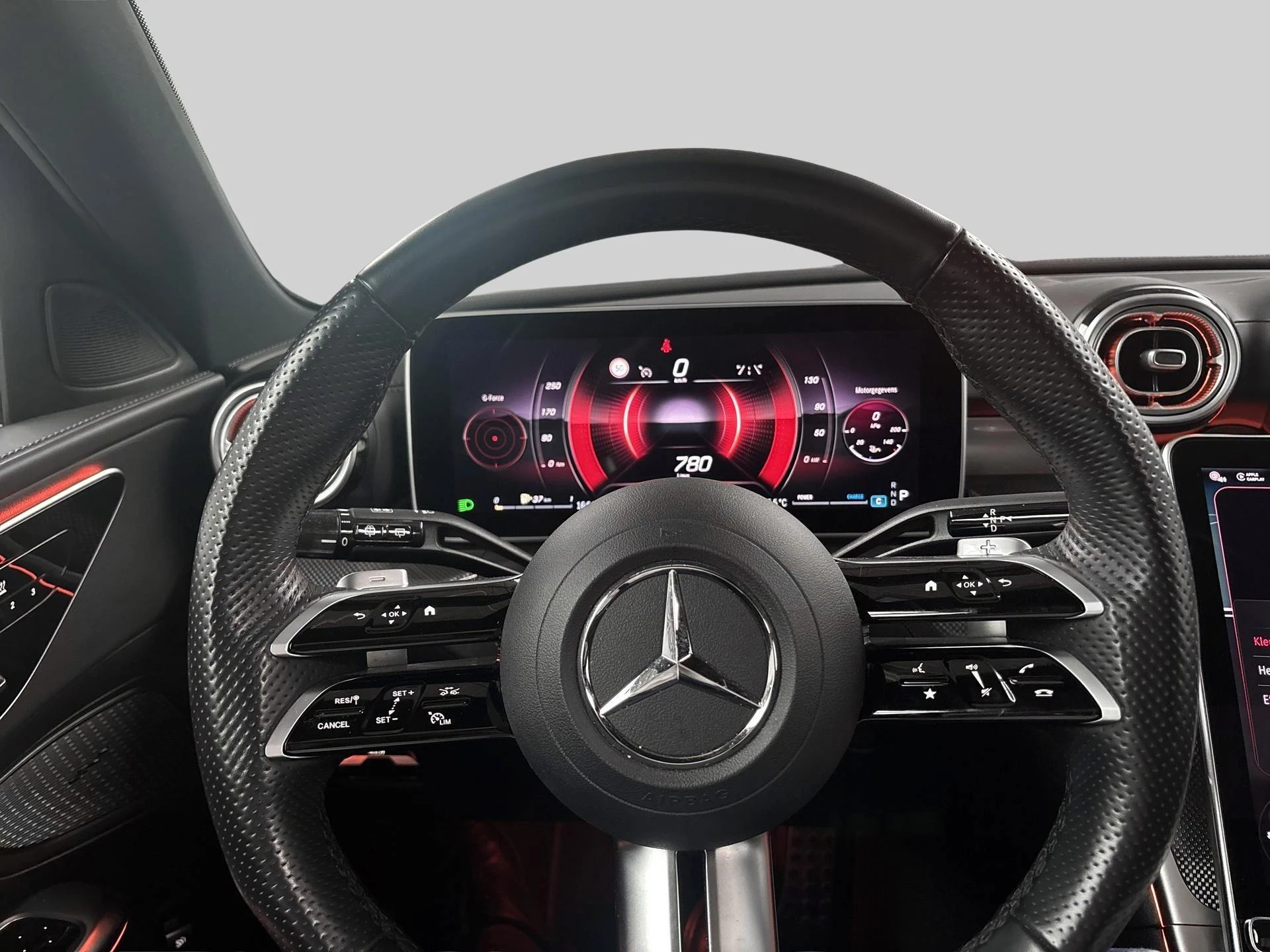 Mercedes-Benz-C-Klasse-image-9