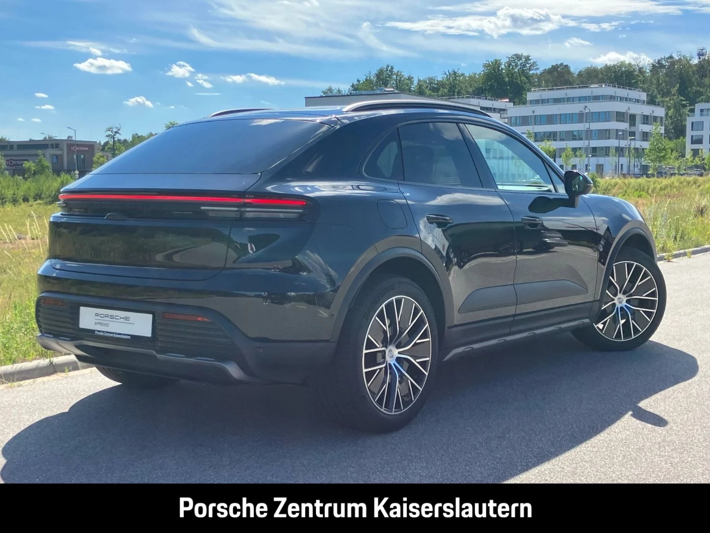 Porsche Macan Hinterachslenkung BOSE Luftfederung 21-Zol -