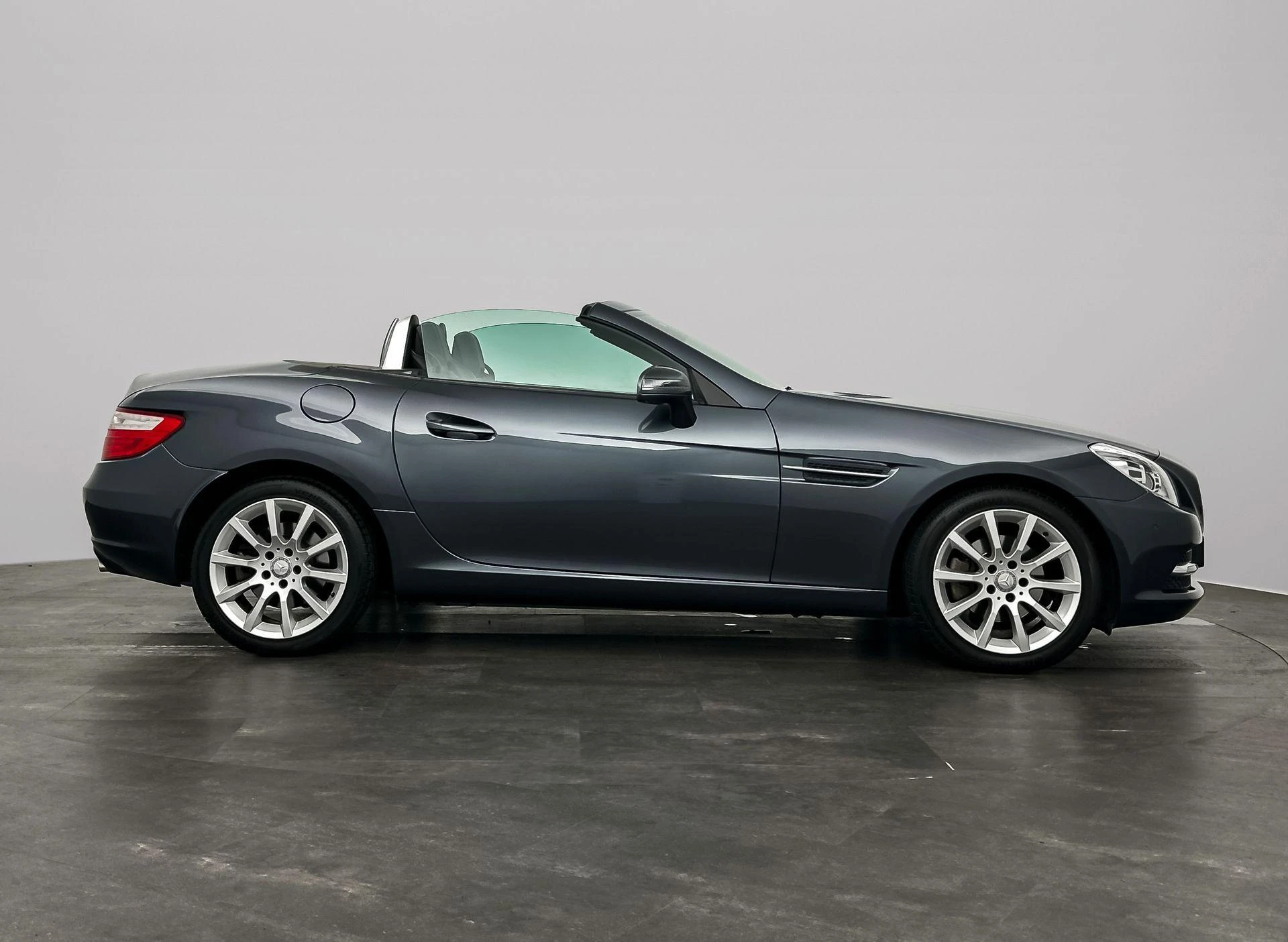 Mercedes-Benz-SLK-image-8