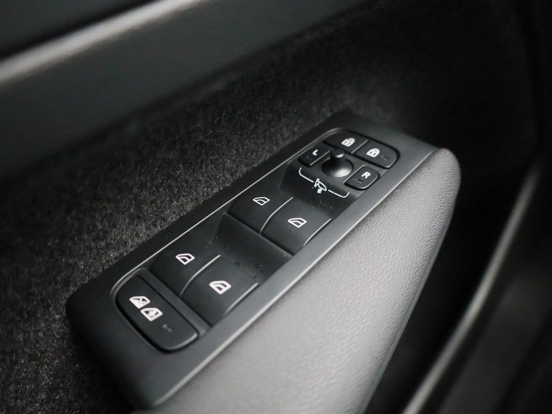 Volvo-XC40-image-18