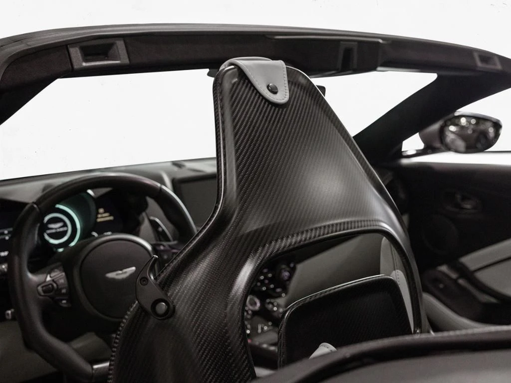 Aston Martin-V12 Vantage-image-24