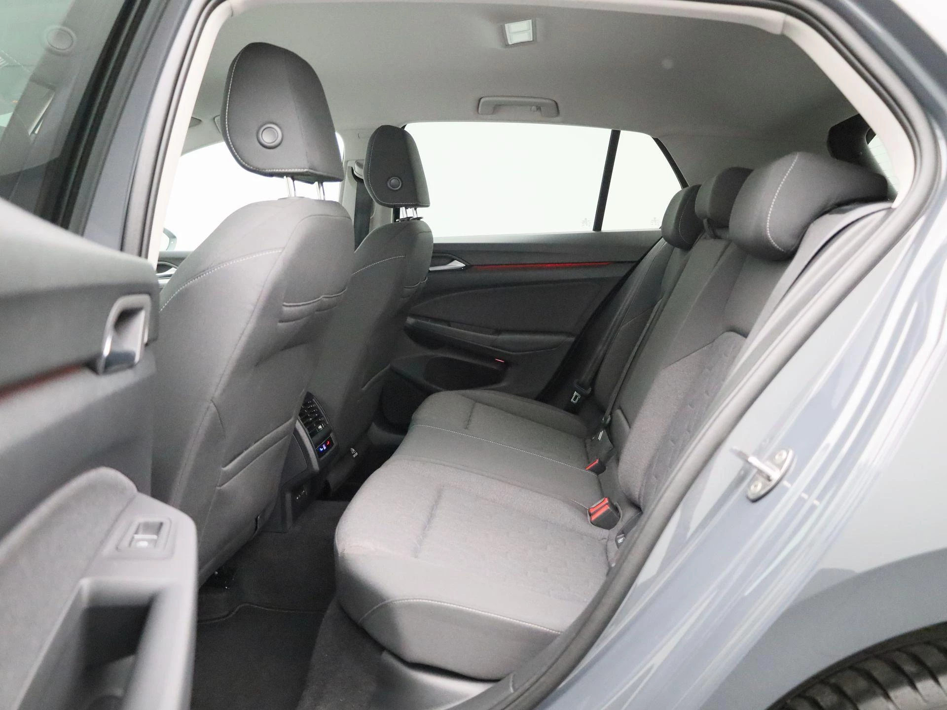 Volkswagen-Golf-image-11