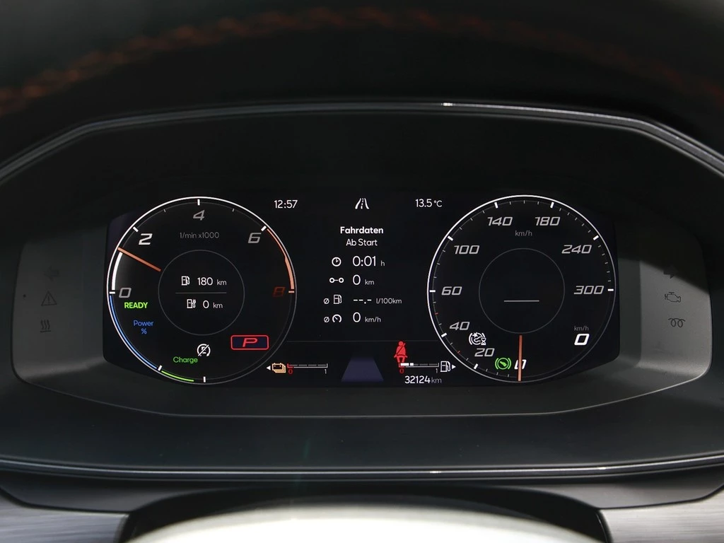 CUPRA Formentor 1.4 TSI DSG eHybrid Full-Link, RFK, Keyless, 18"Alu., ACC, SHZ, Climatronic,