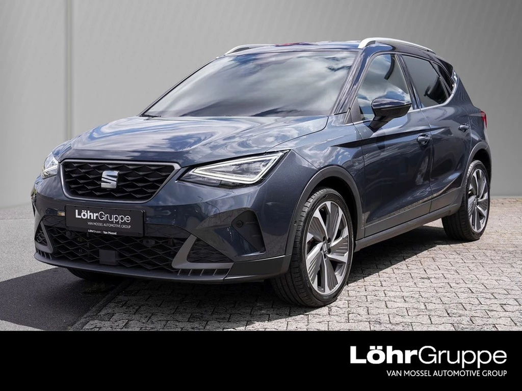 SEAT-Arona-image-0
