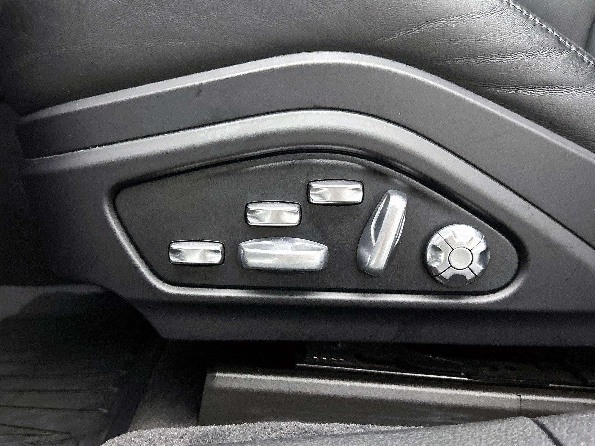 Porsche-Panamera-image-24