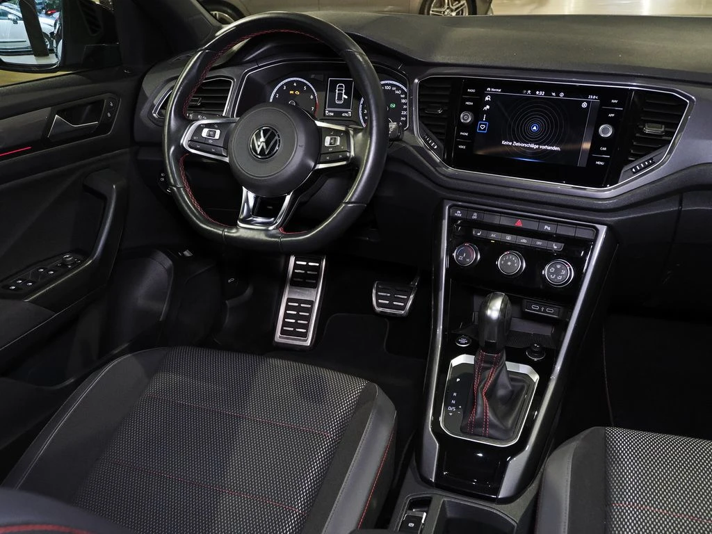 Volkswagen-T-Roc-image-9