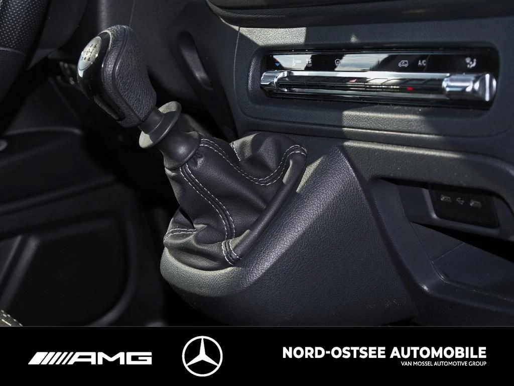 Mercedes-Benz-Vito-image-9