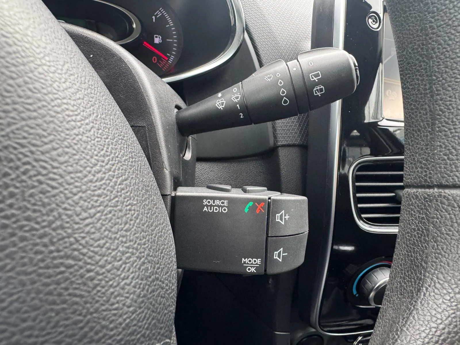 Renault-Clio-image-15