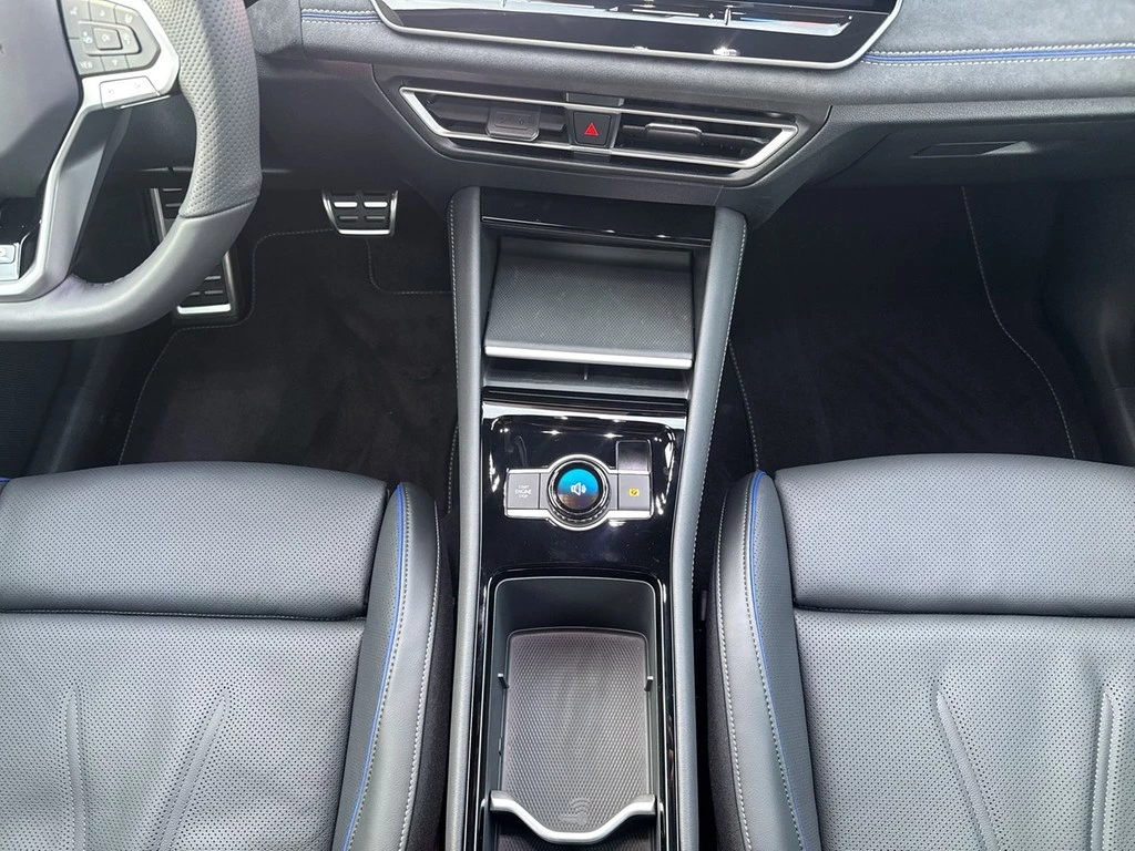 Volkswagen Tiguan 1.5l eTSI DSG R-Line*AHK*Area View*LED