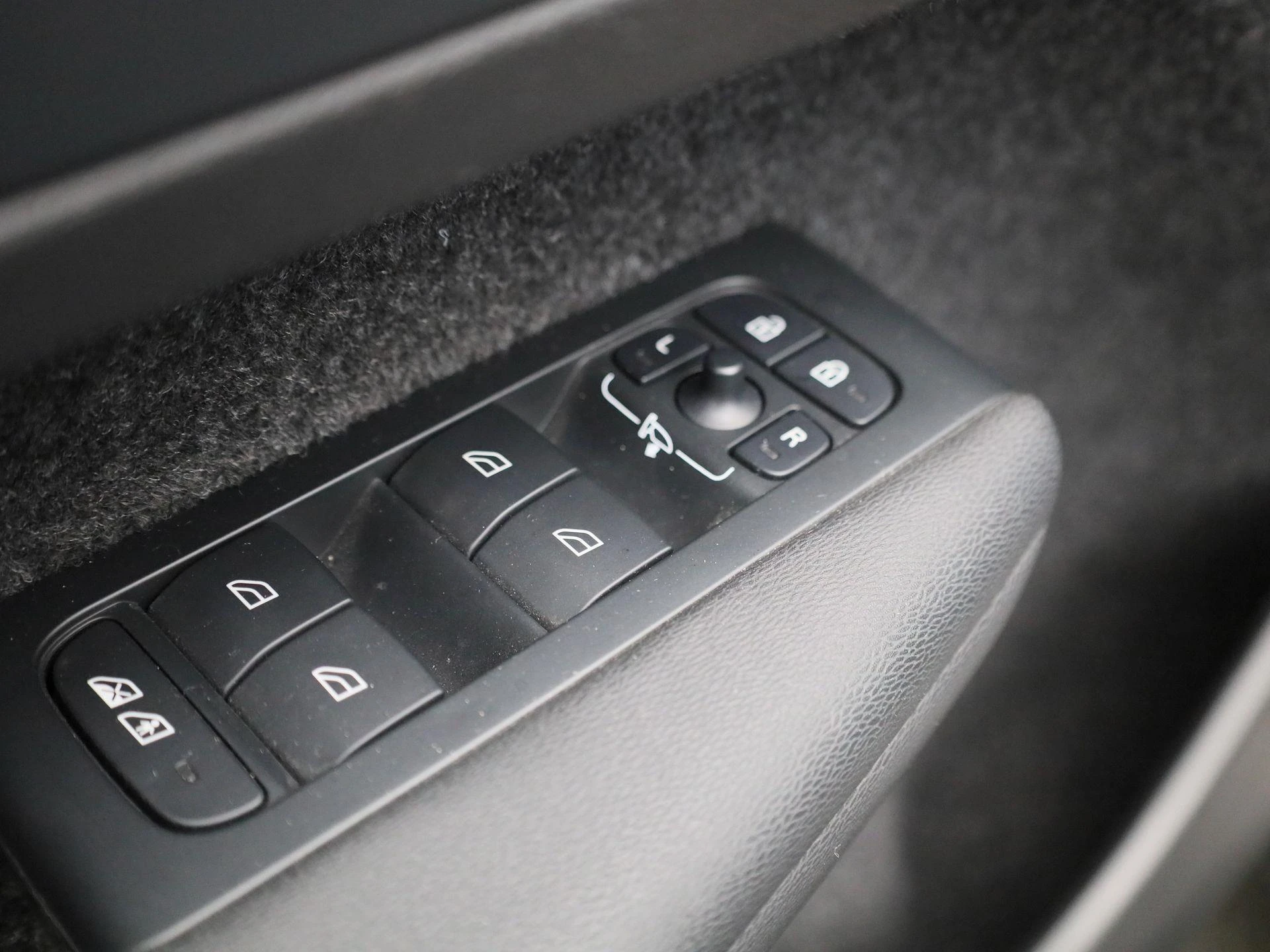 Volvo-XC40-image-27