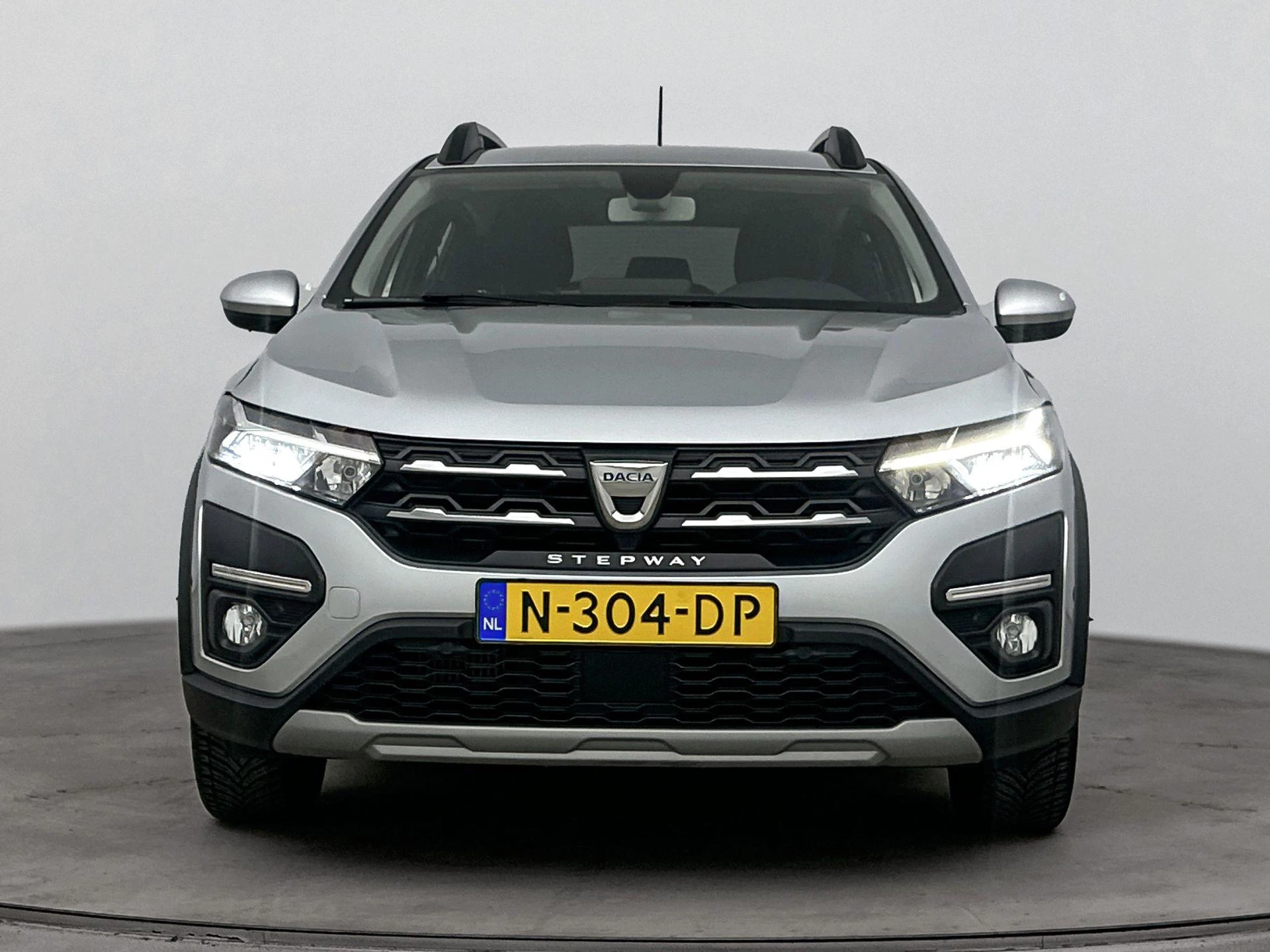 Dacia-Sandero Stepway-image-4