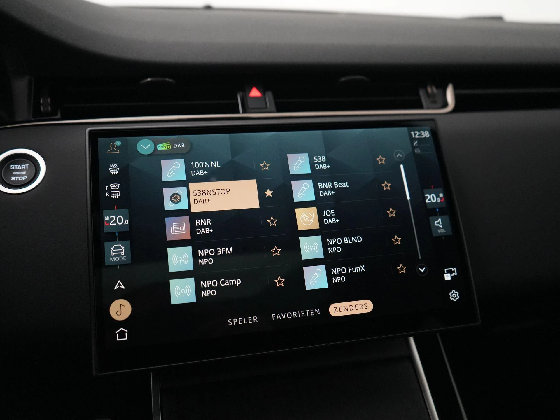 Land Rover-Range Rover Evoque-image-22