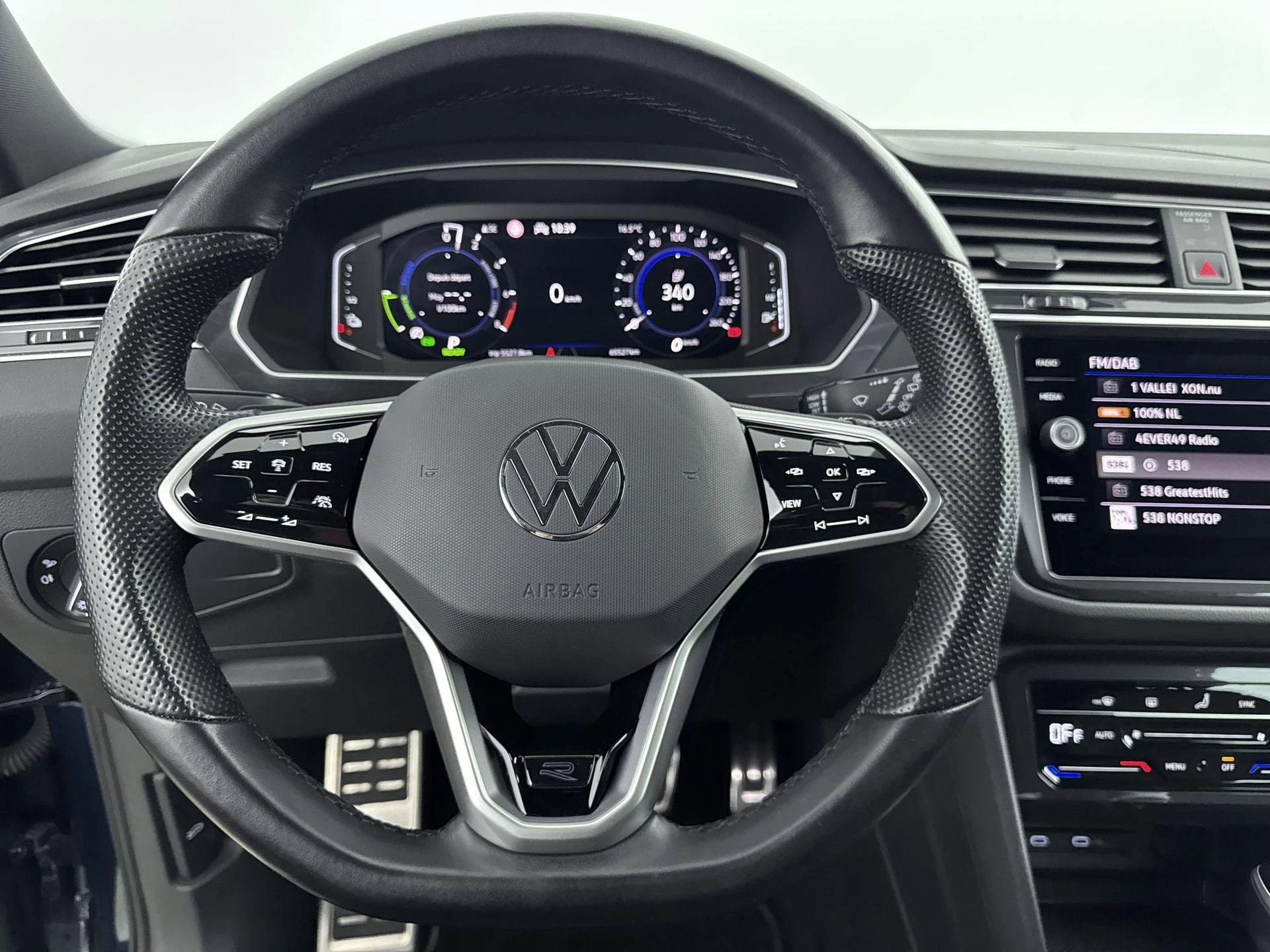 Volkswagen-Tiguan-image-26