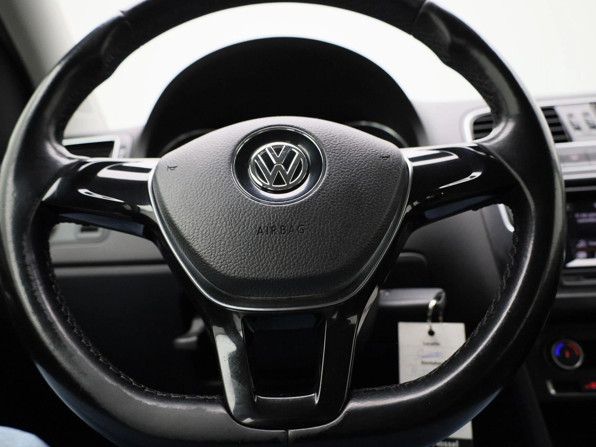Volkswagen-Polo-image-24