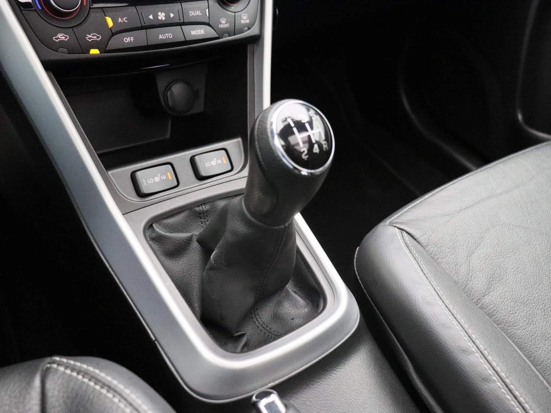 Suzuki-S-Cross-image-19