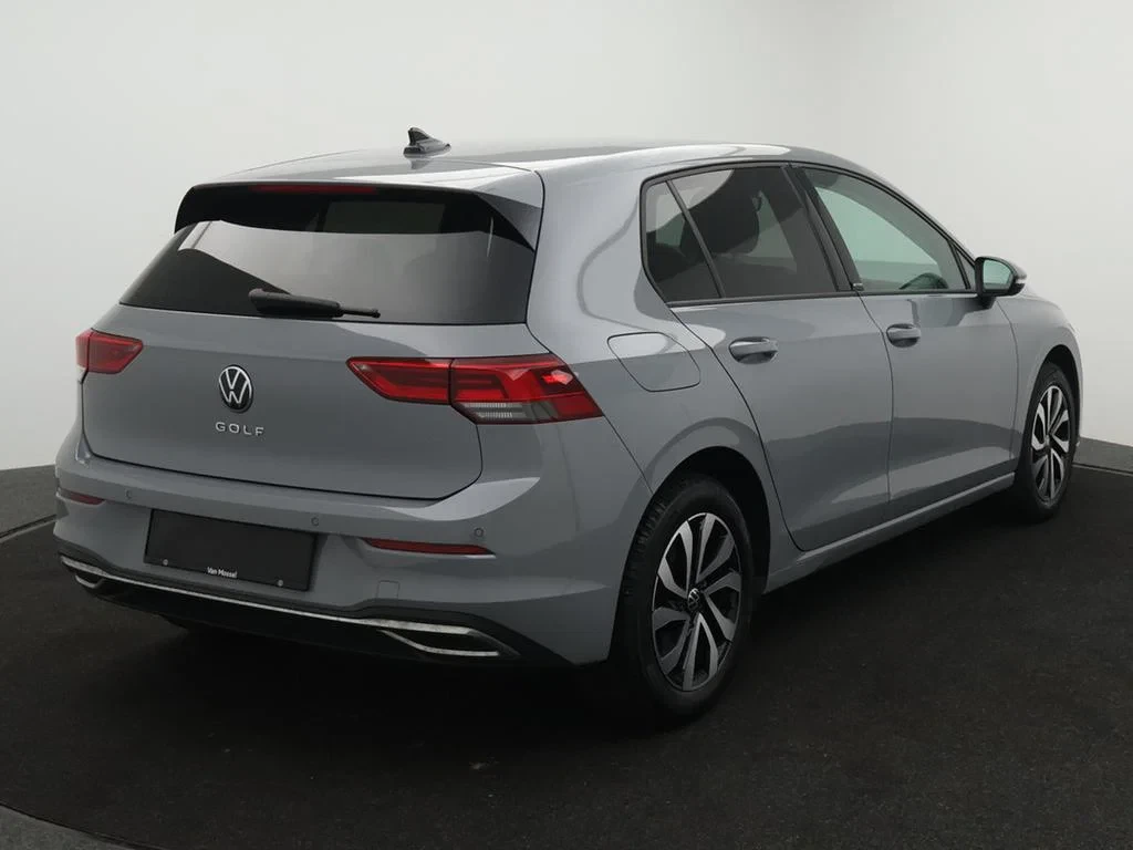 Volkswagen-Golf-image-1