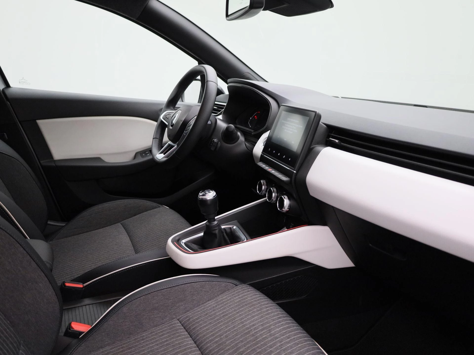 Renault-Clio-image-27