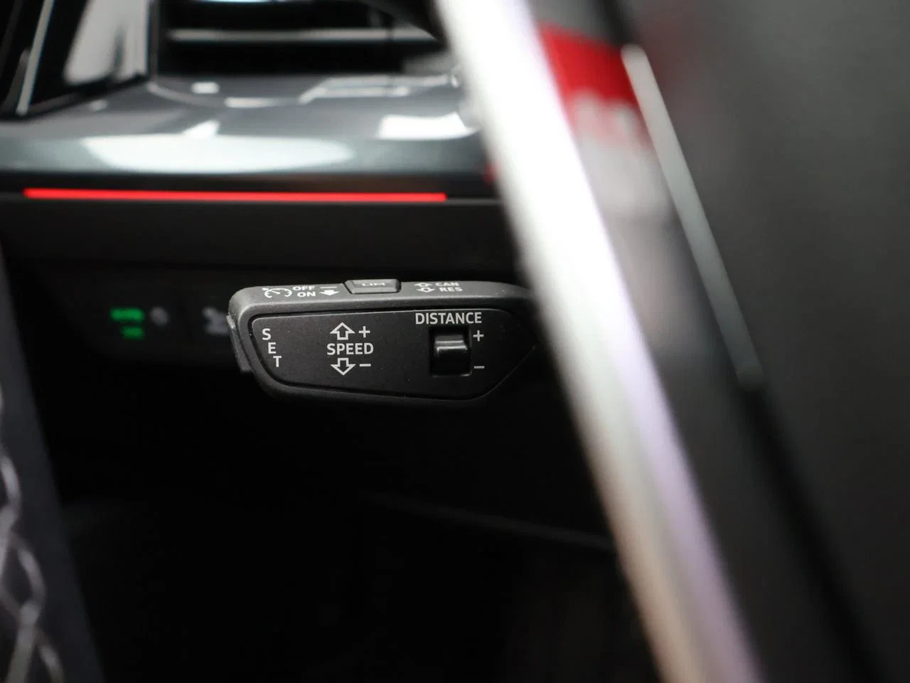 Audi Q4 e-tron Audi Q4 3X-S line 45e-tron QUATTRO 265PK *AUTOMAAT*PANODAK*LEDER*ALCANTARA*CAMERA*ACC*PDC*NAVI*APP-CONNECT*...*
