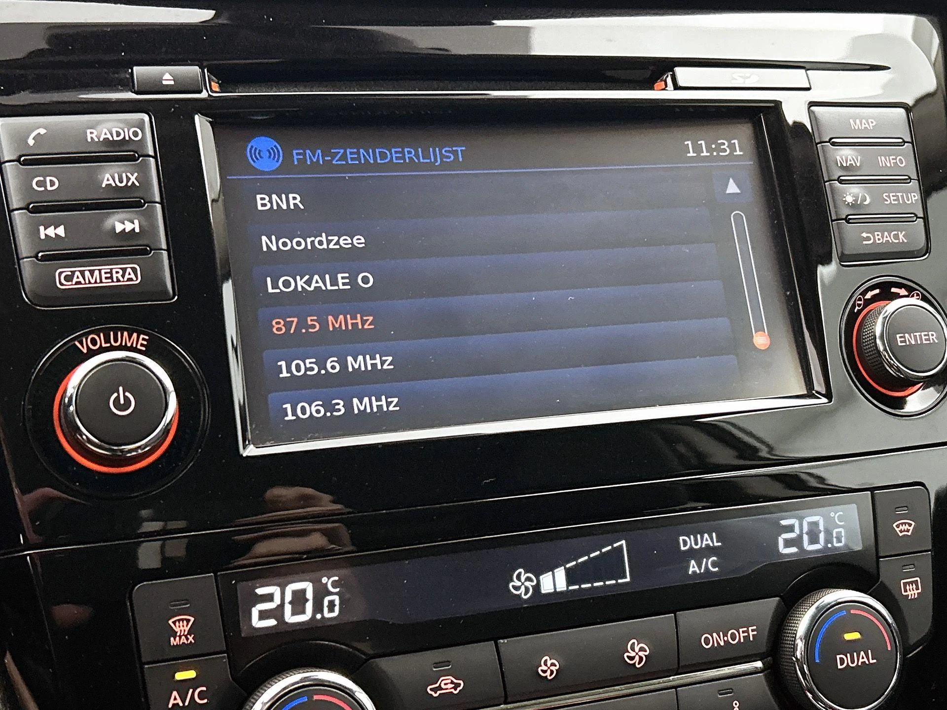 Nissan-QASHQAI-image-32
