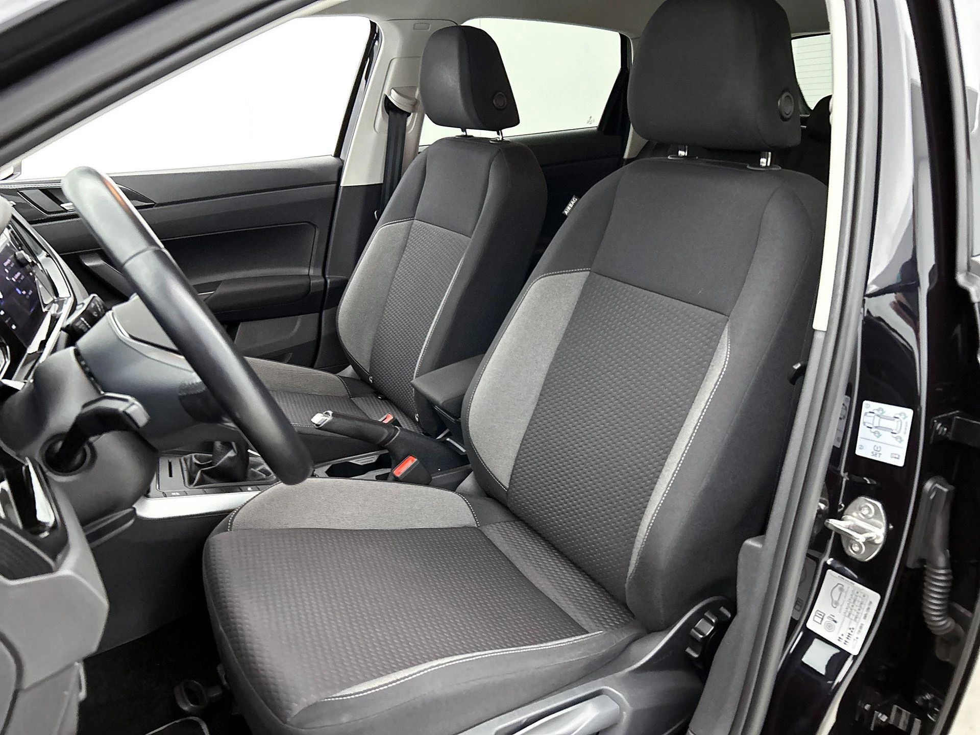 Volkswagen-Polo-image-35