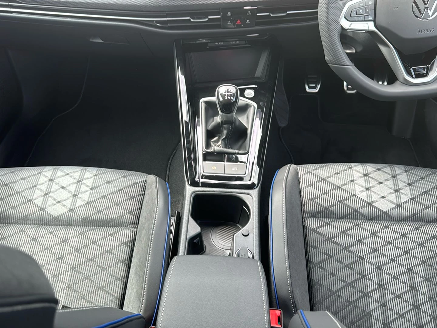 Volkswagen-Golf-image-11