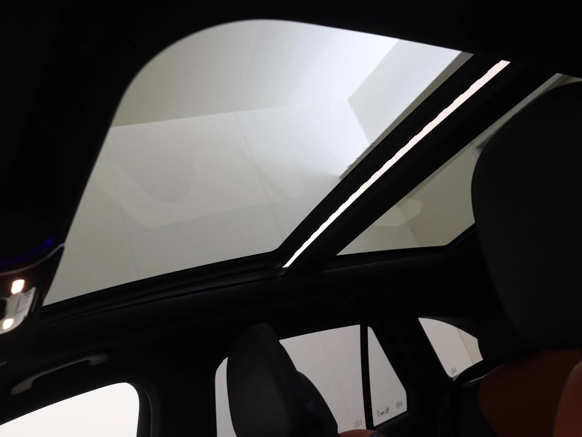 Mercedes-Benz-GLC-image-26