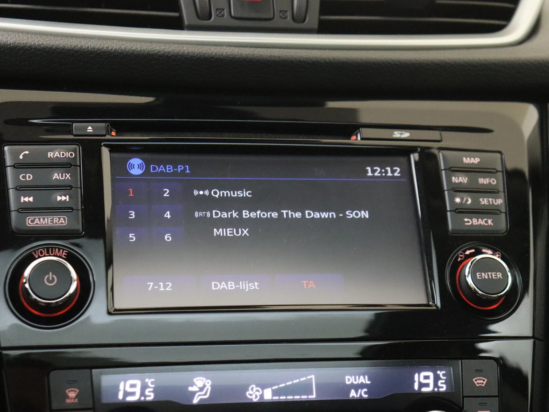 Nissan-QASHQAI-image-15