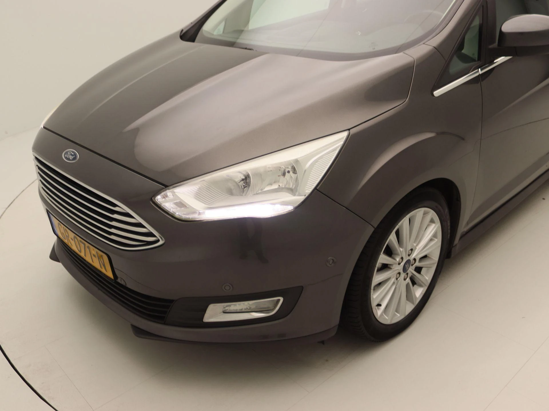 Ford-C-MAX-image-14