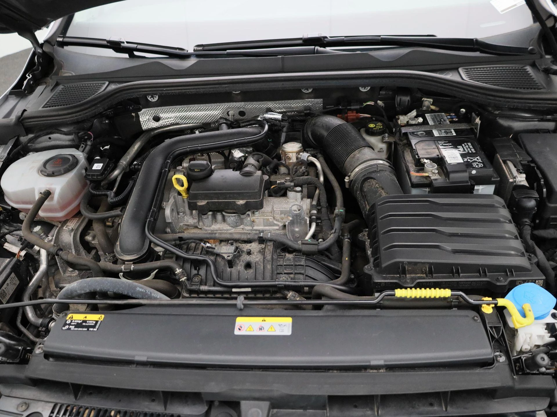 Volkswagen-Golf-image-33