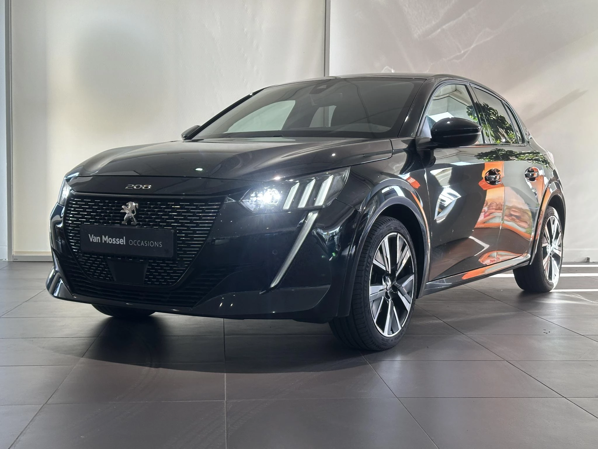 Peugeot-208-image-2
