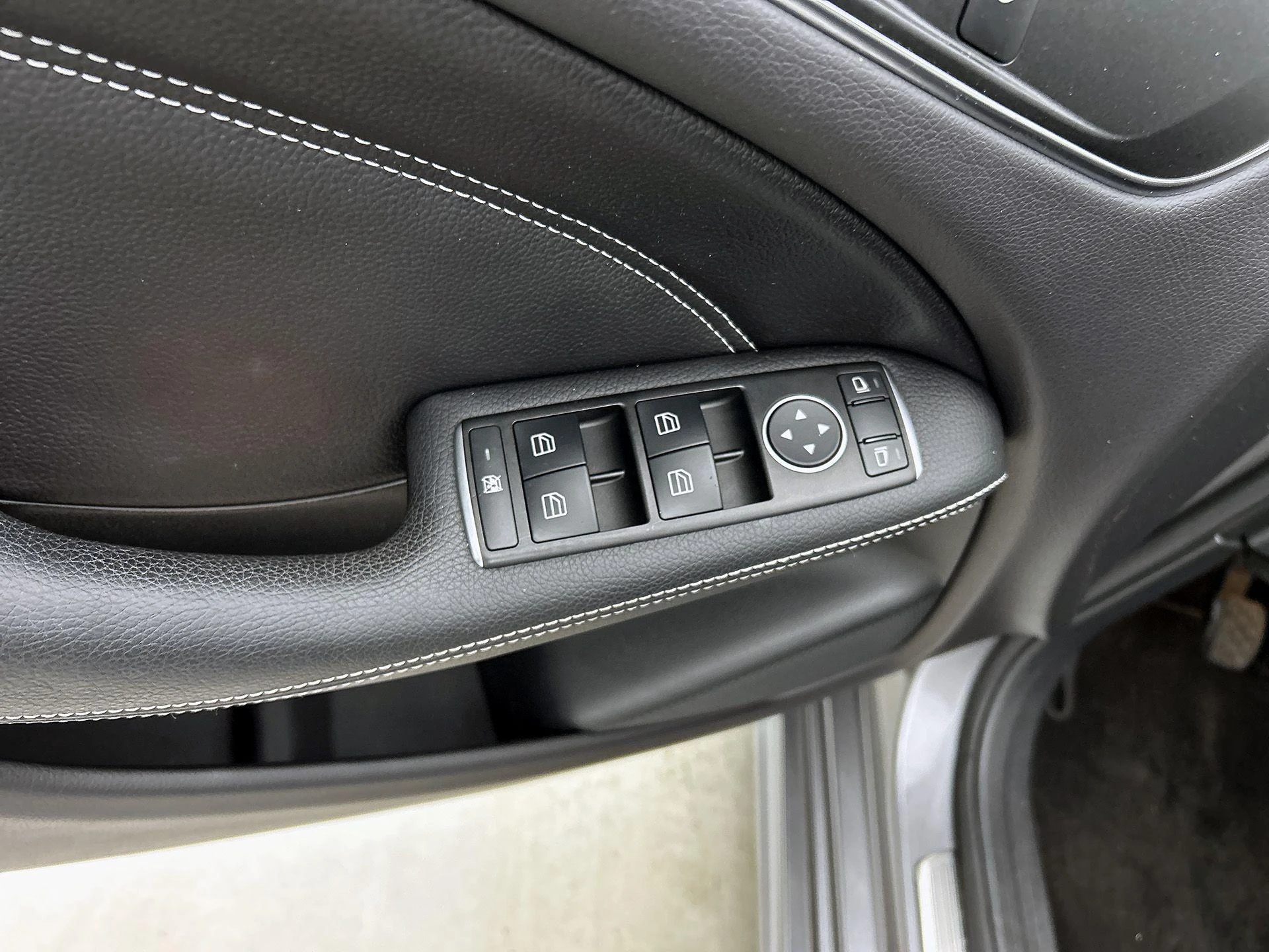 Mercedes-Benz-B-Klasse-image-29