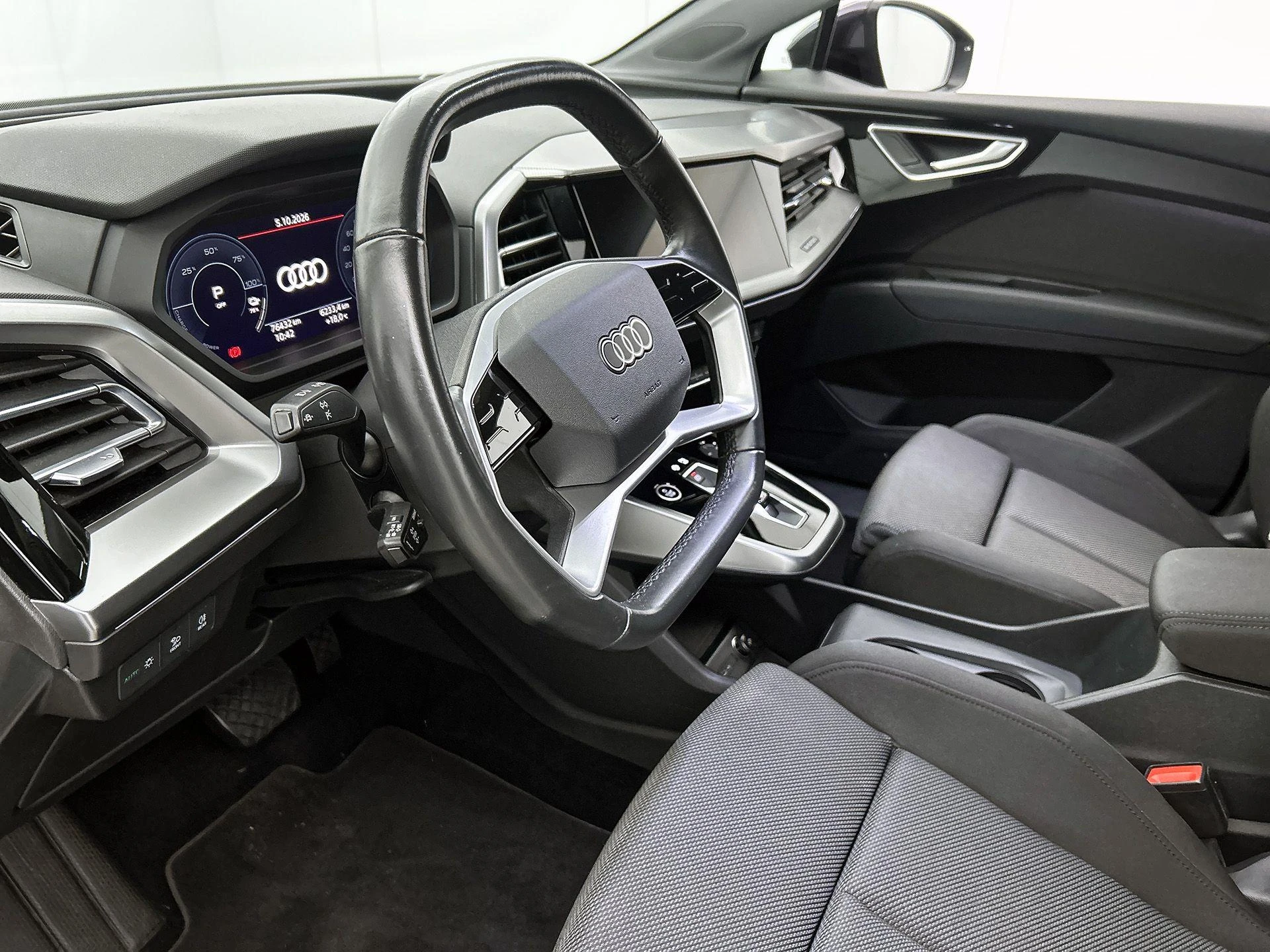 Audi-Q4 e-tron-image-10