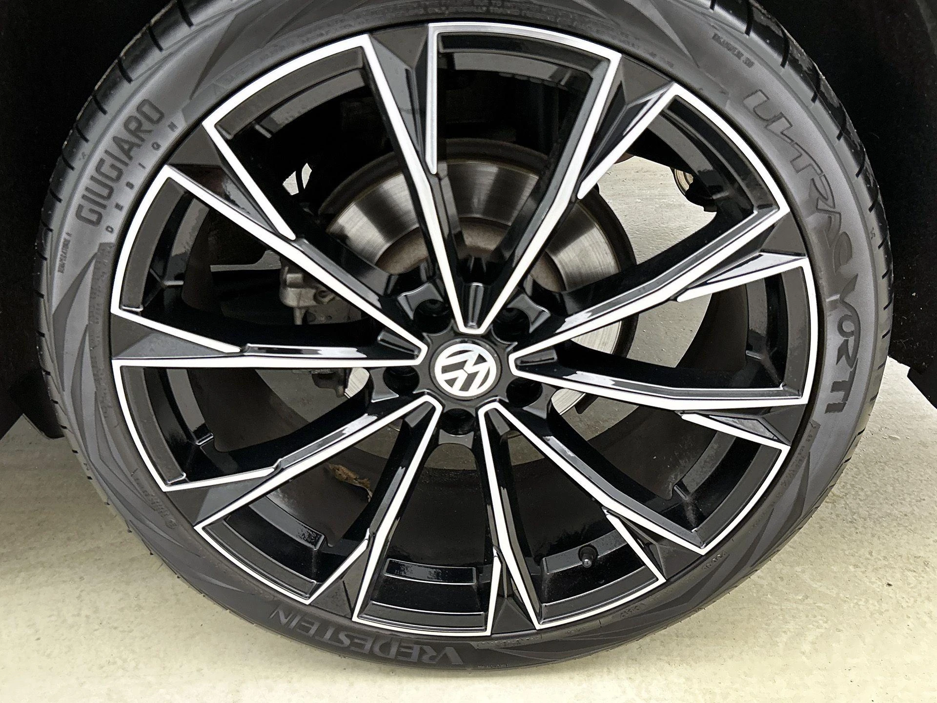 Volkswagen-Tiguan-image-37