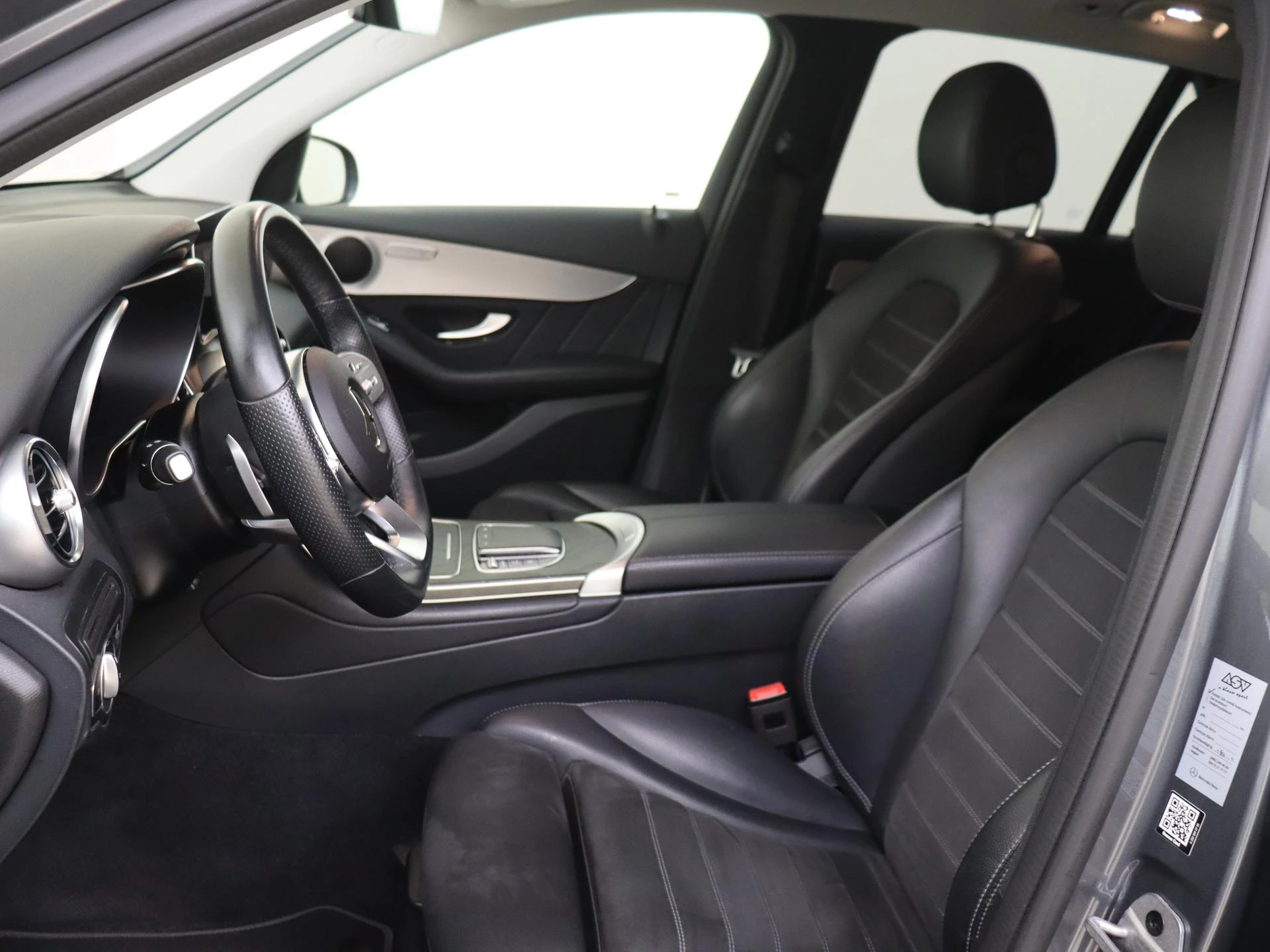 Mercedes-Benz-GLC-image-10